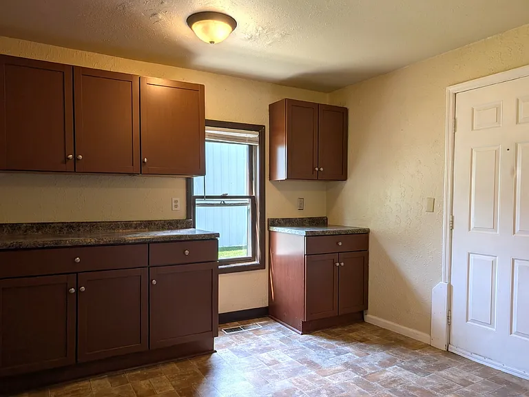 1212 S Chestnut Ave — Photo 20