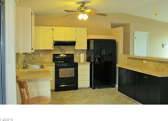 4th image of 2204 NE 2nd Ave