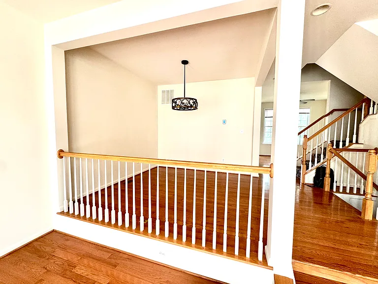 3381 Beechcliff Dr — Photo 5