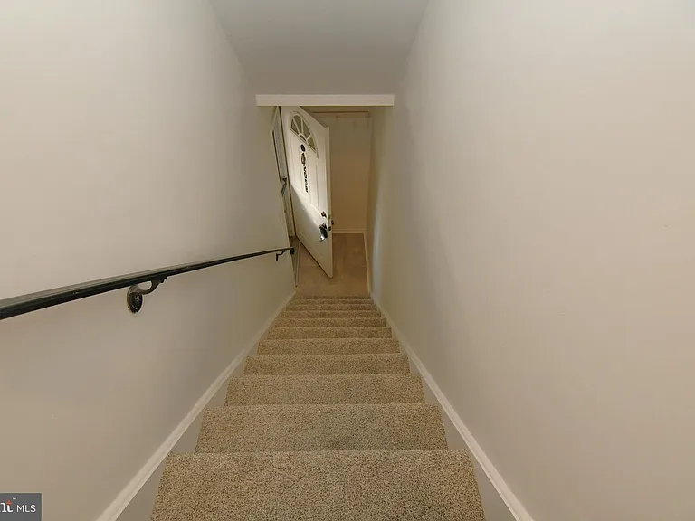 205B Cricklewood Cir — Photo 3