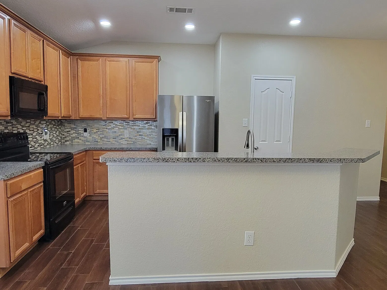 4 bed, 1773 sqft, $2,295 — Photo 4
