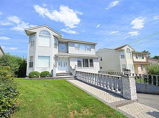 15 Chaffee Ave, Albertson, NY 11507