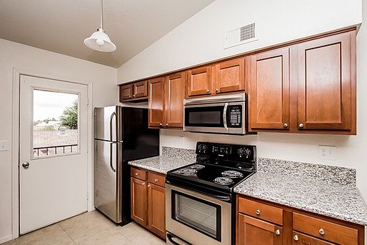 3rd image of 3029 E Paradise Ln APT 204