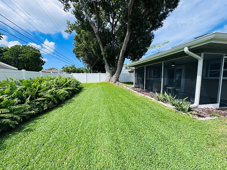 13926 Sunset Dr — Photo 21