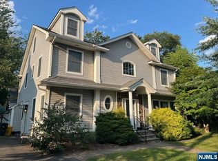 245 Carlton Ter, Teaneck, NJ 07666