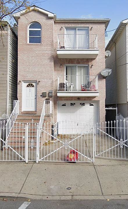 1st image of 164 Union St