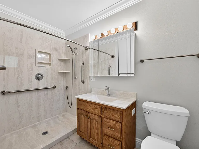 1214 Kilarney Ln — Photo 26