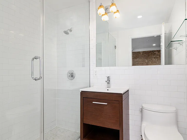 326 E 4th St #2B — Photo 6