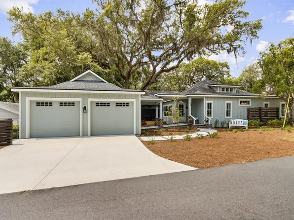 22 N 17th St, Fernandina Beach, FL 32034
