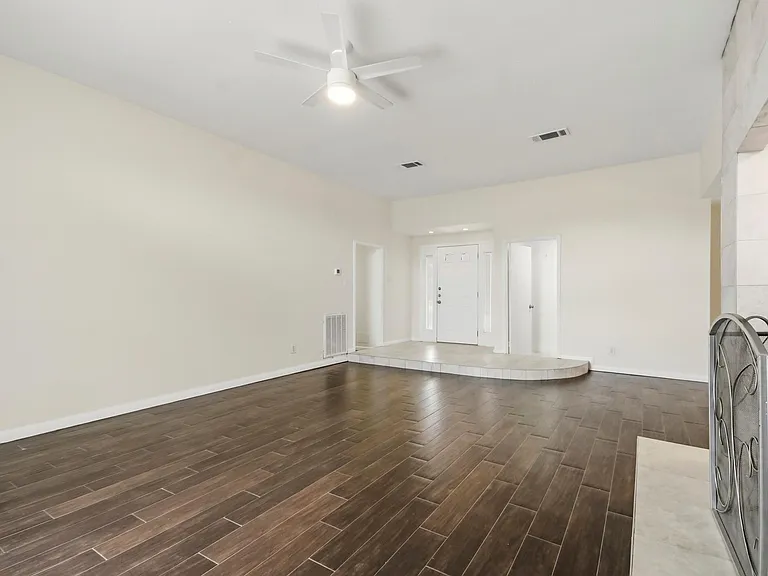 830 Seacliff Dr — Photo 7