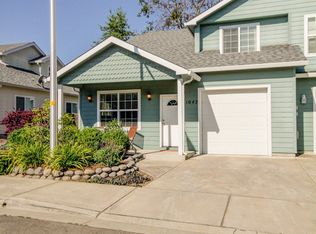 1042 Megan Ln, Phoenix, OR 97535