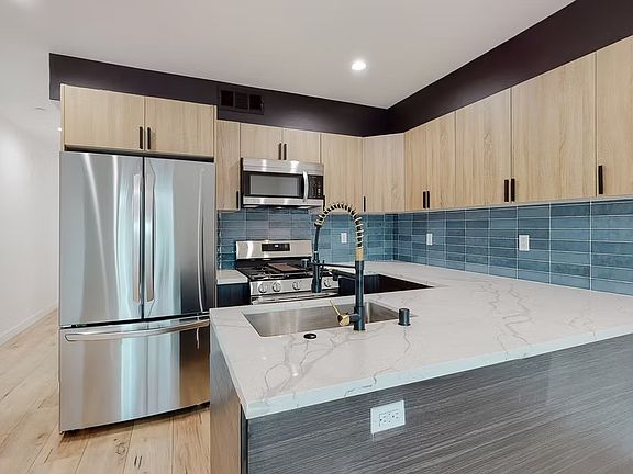 2nd image of 6801 Gloria Ave