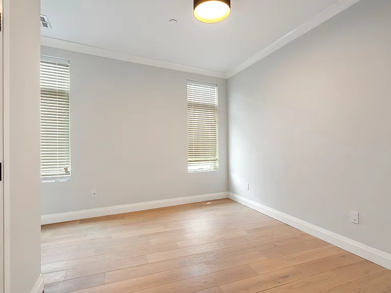 142 Pleasant St #1 — Photo 9