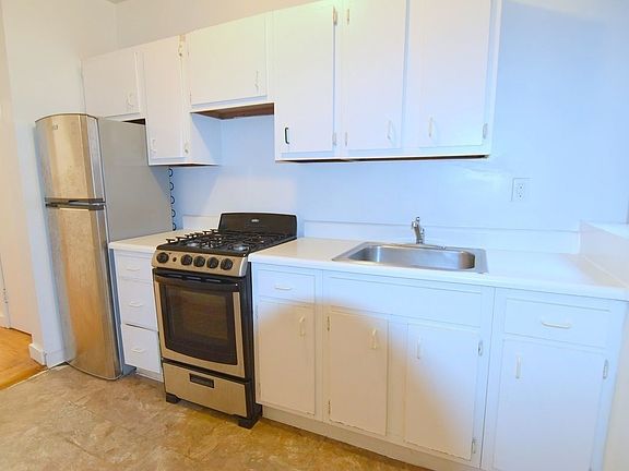 4th image of 115 W 106th St #B4