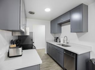 2850 15th Ave W APT 103, Seattle, WA 98119