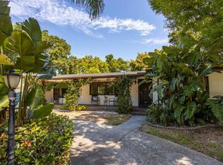 12 De Soto Pl, Belleair, FL 33756