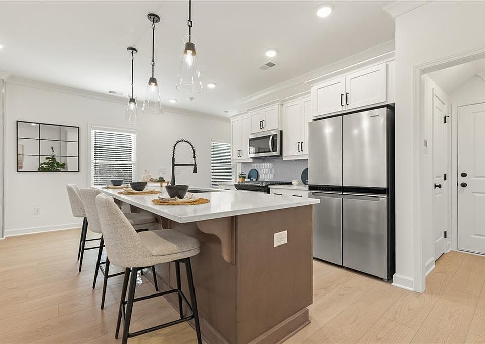 1st image of 546 Feldspar Way
