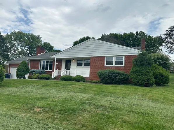 561 Broadview Dr, Harrisonburg, VA 22802