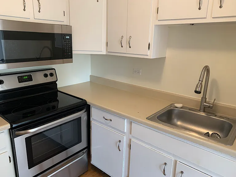 5100 N Marine Dr #3J — Photo 2