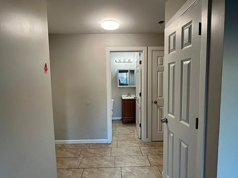 3220 Portland Ave #202 — Photo 7