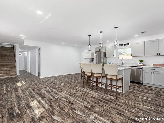 4th image of 195 Lakeside Dr