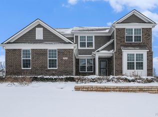 51529 Bloom Ct, South Lyon, MI 48178