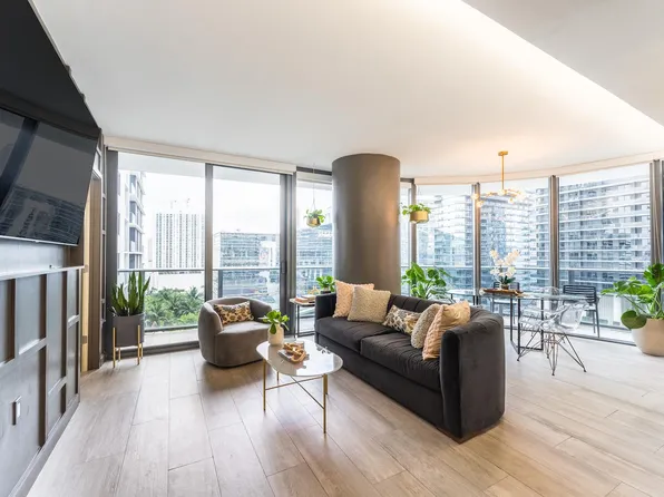 55 SW 9th St, Miami, FL