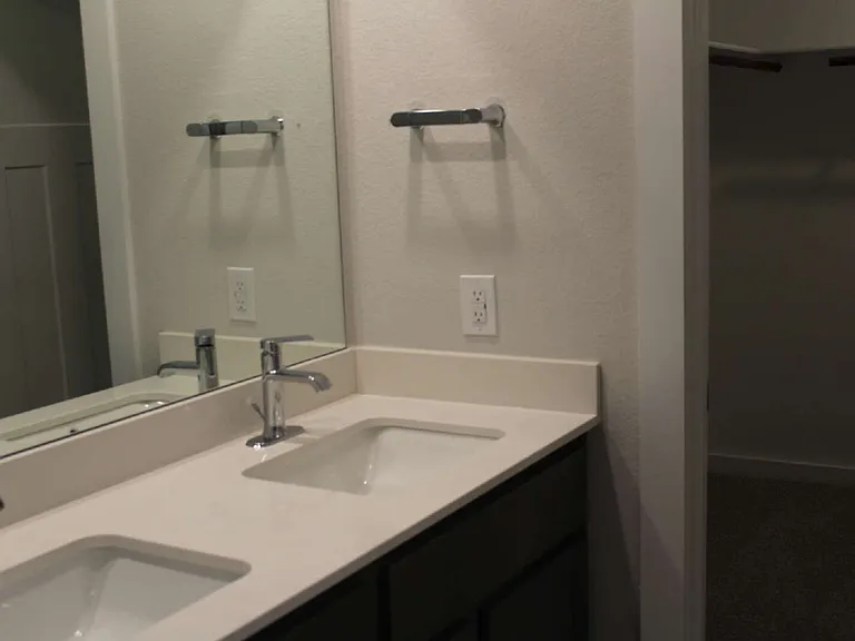 927 Lady Bird Ln — Photo 15