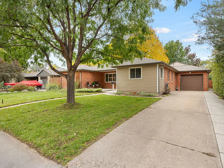 160 Circle Dr — Photo 19