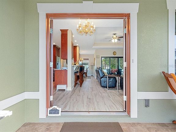 4th image of 1116 Torgerson St