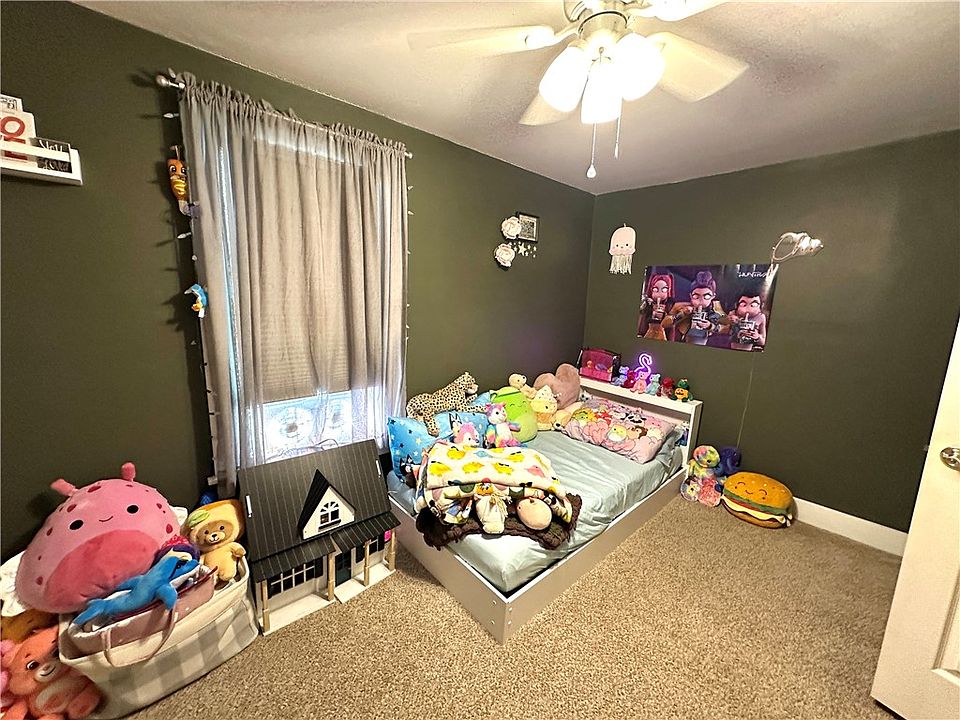 19th image of 369 E Warren St