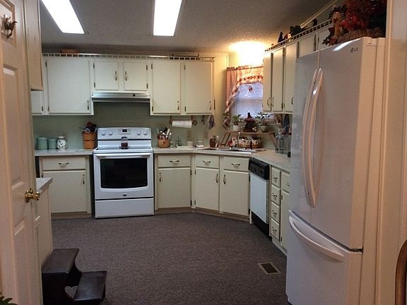 5th image of 137 Gale Dr