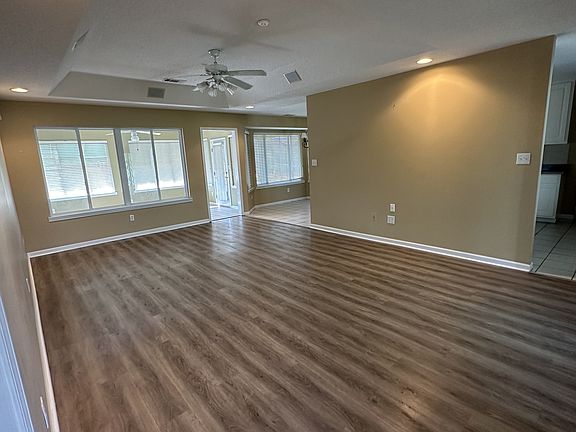 5th image of 109 Villa Rd