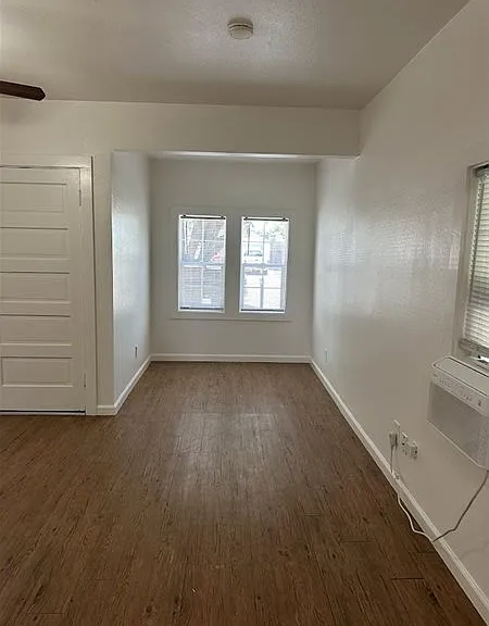 936 Main St — Photo 3