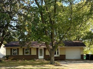 1401 Dillon Dr, Normal, IL 61761