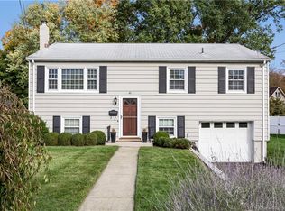 41 Olmstead Pl, Norwalk, CT 06855