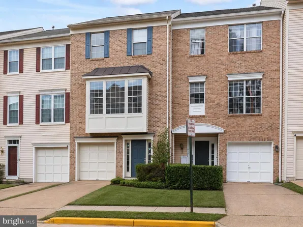 13106 Kidwell Field Rd, Herndon, VA 20171