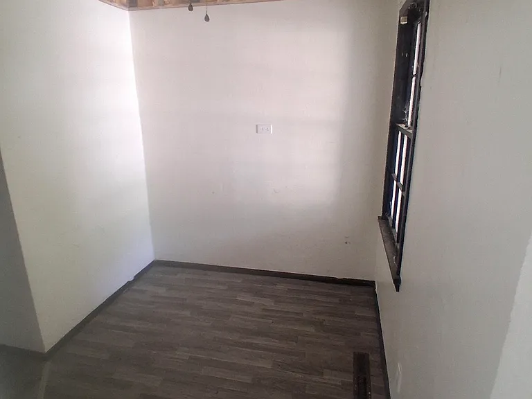 11 B Ln — Photo 5