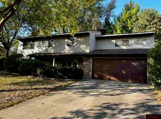 502 Sioux Ln, Saint Peter, MN 56082