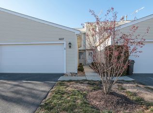 1627 Mulligan Dr, Naperville, IL 60563