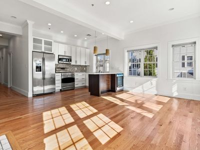 823 E 6th St #3, South Boston, MA, 02127