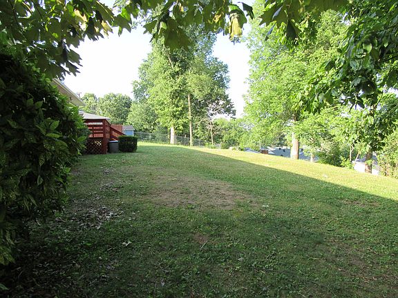 4th image of 408 Woodland Dr
