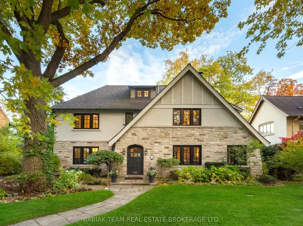 35 Baby Point Cres, Toronto, ON M6S 2B7