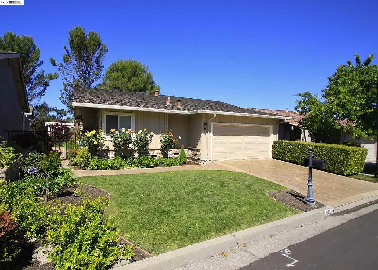 643 Paradise Valley Ct S photo 1