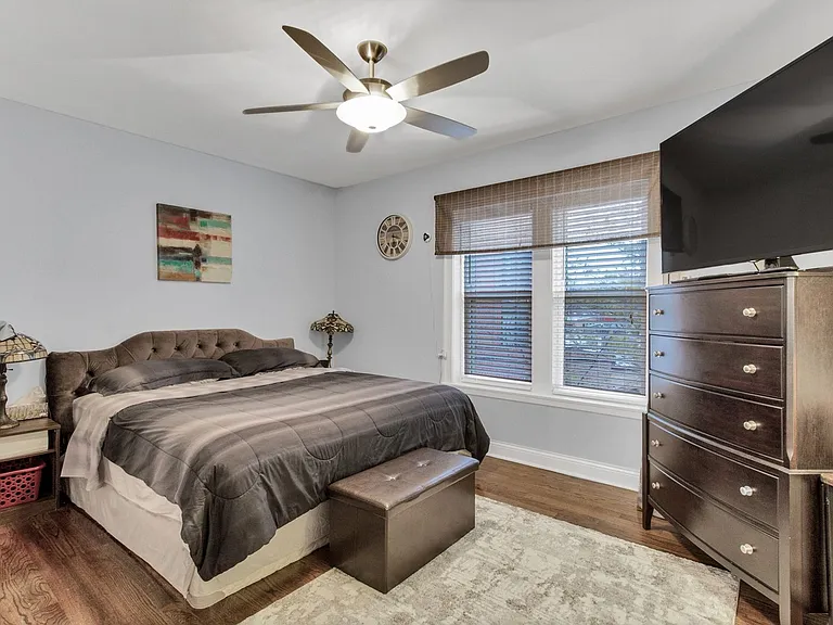 5726 N Mozart St #3B — Photo 10