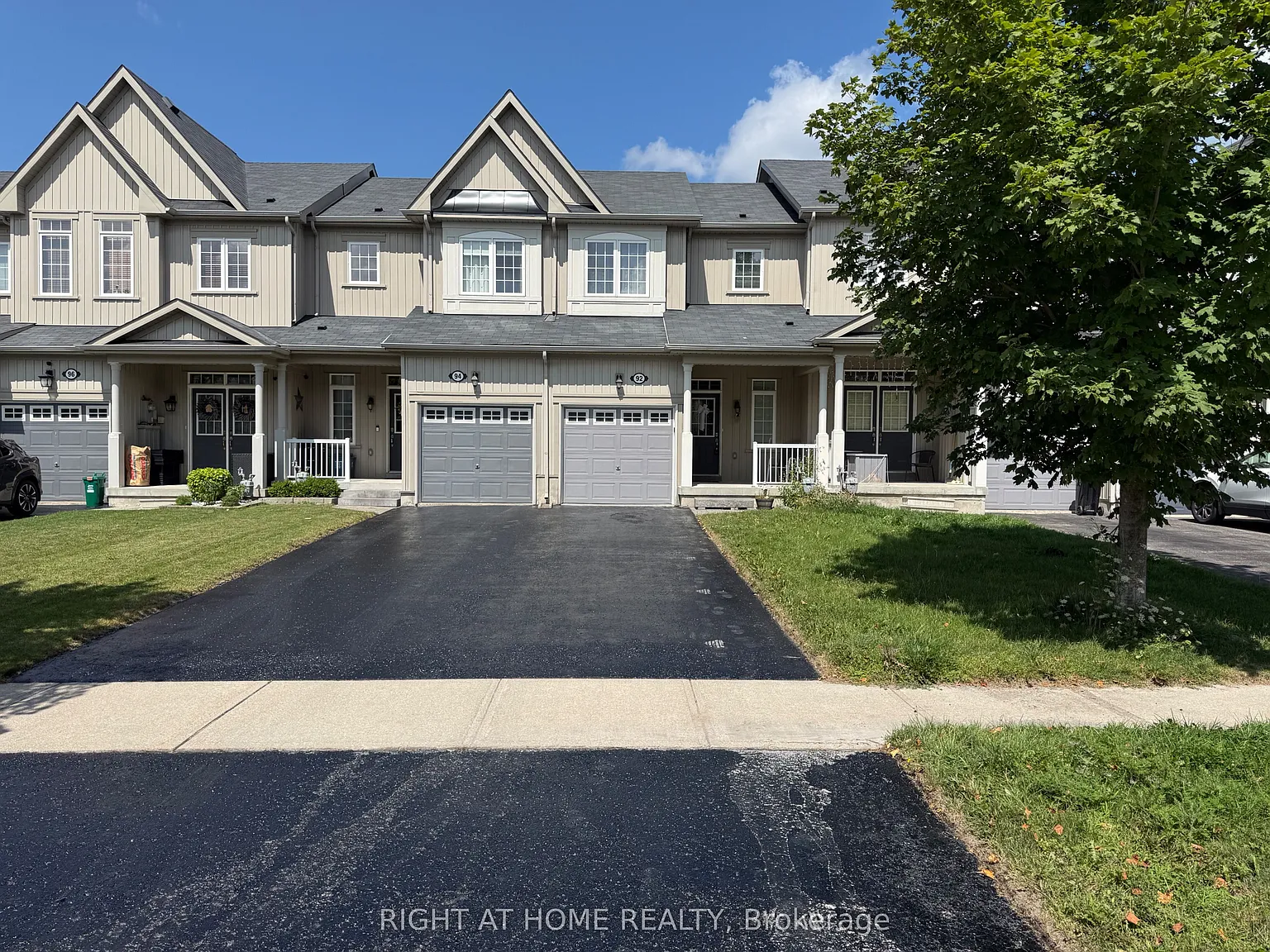3 bed, $2,500 — Photo 1