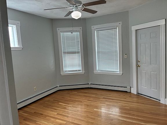 4th image of 71 W Selden St APT 3