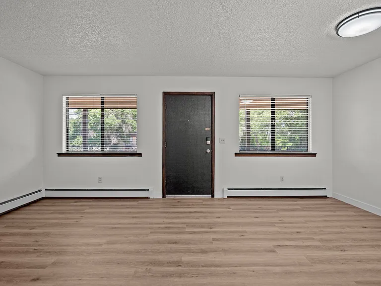 515 28th Rd #13 — Photo 3