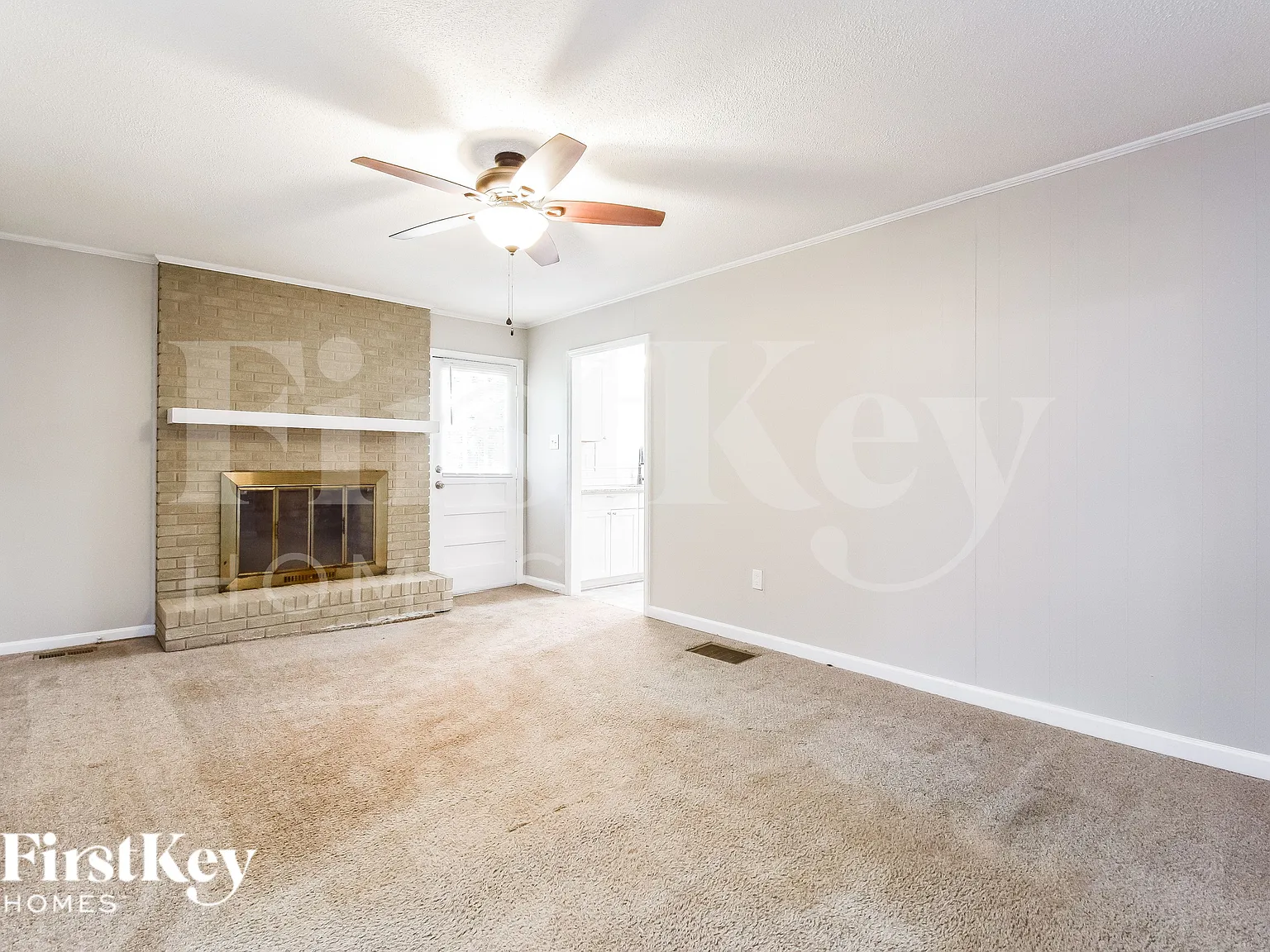 3 bed, 2.0 bath, 1638 sqft, $2,305 — Photo 4