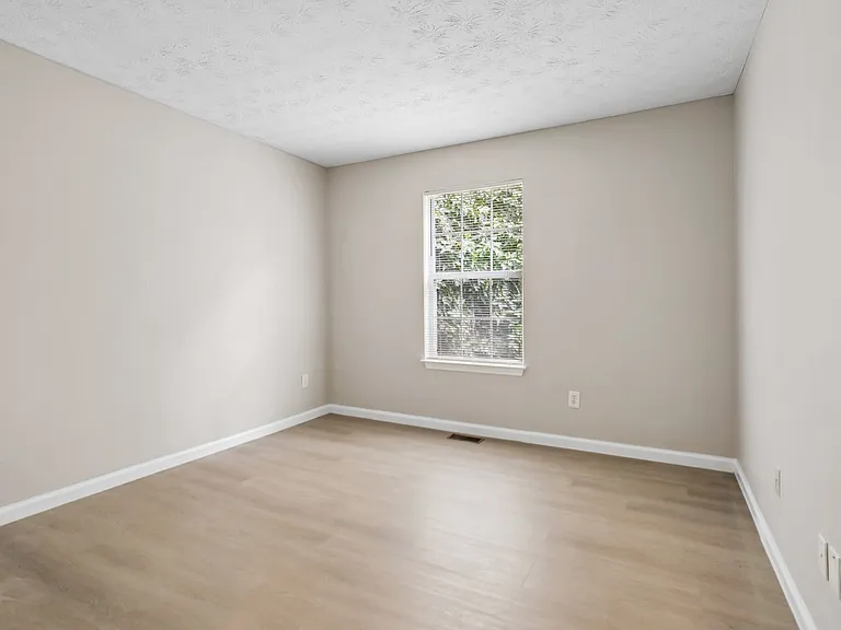 88 Bridge View Dr — Photo 22